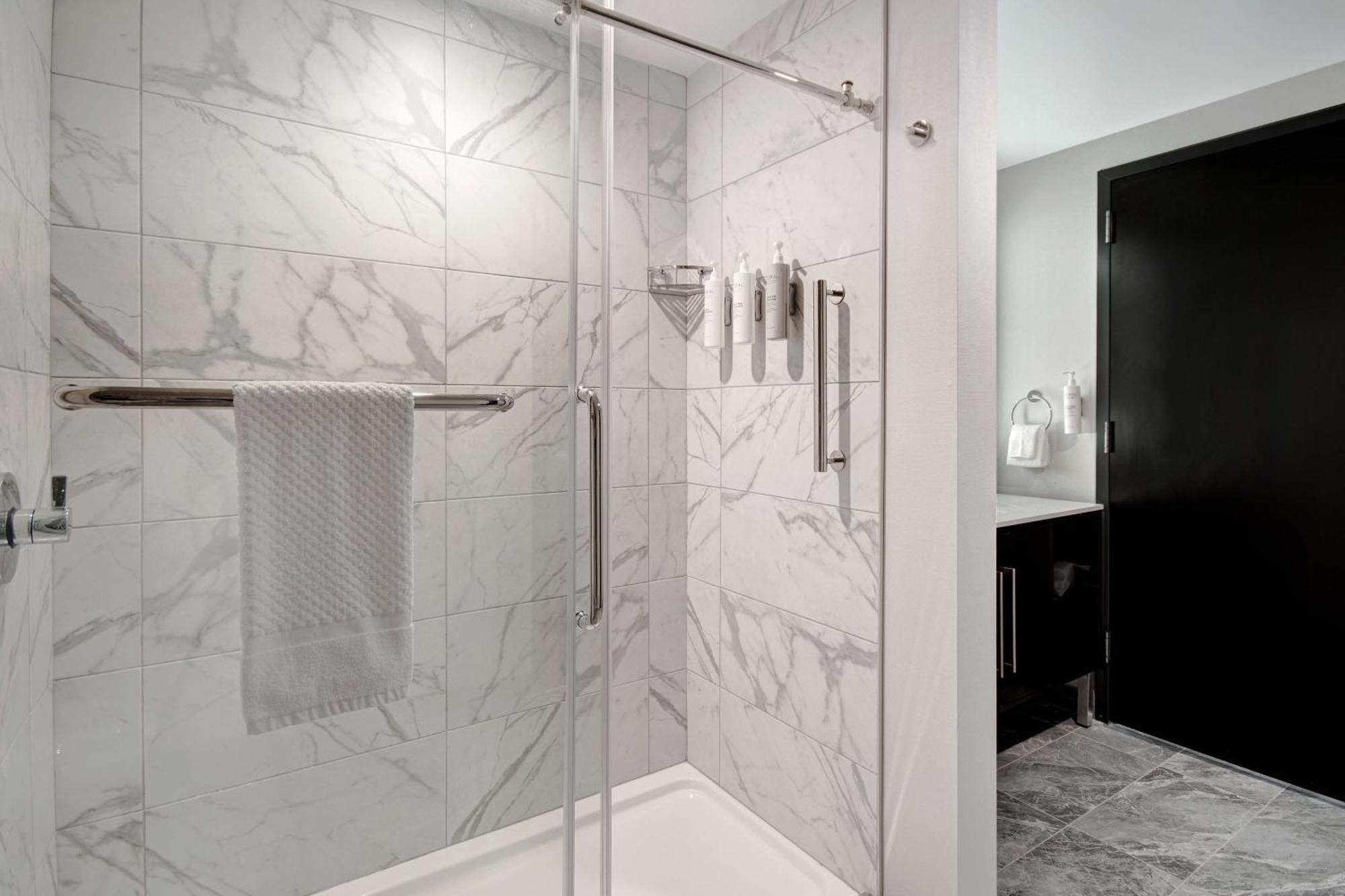 Two-Room King Suite - Hearing Access