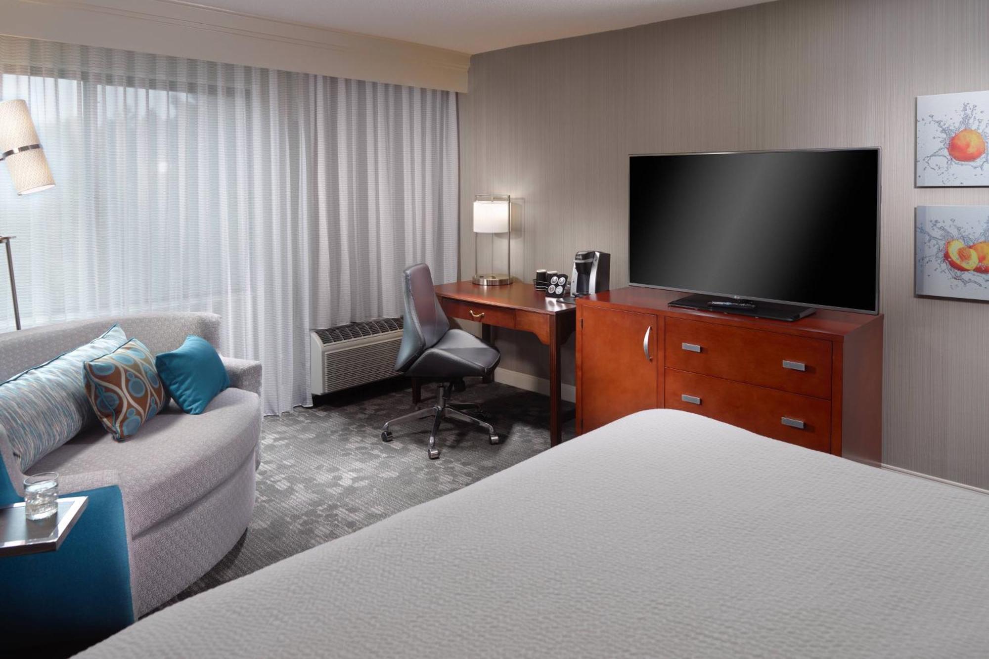 Executive King Room with Sofa Bed